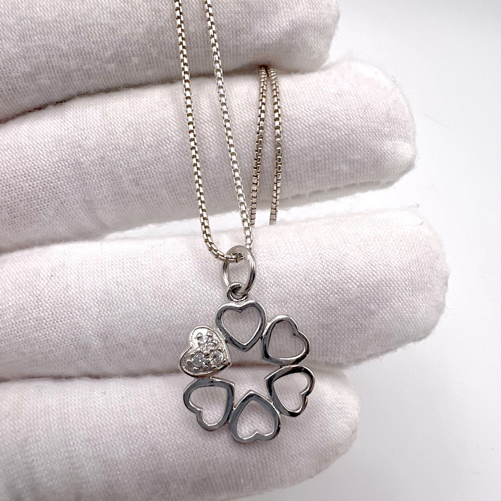 .925 Sterling Silver Heart Wreath Necklace with Cz Accents - Picture 5 of 15